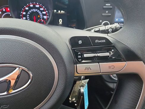 Used 2023 Hyundai Elantra SE FWD image 20