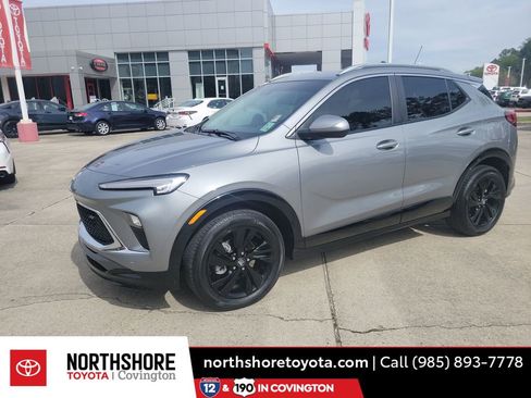 Used 2024 Buick Encore GX Sport Touring image 1