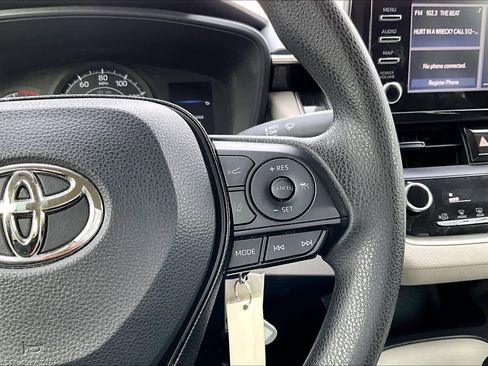 Used 2020 Toyota Corolla L image 23