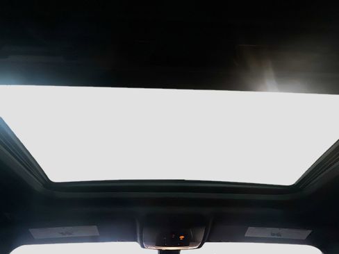 Used 2017 BMW 330e 330e iPerformance image 15