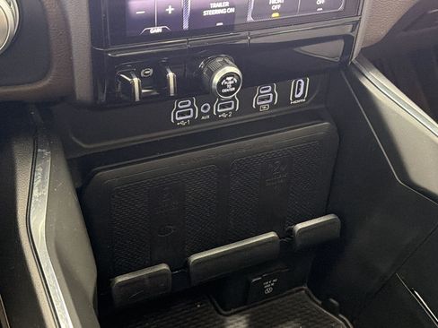Used 2025 RAM 1500 Laramie AWD/4WD image 30