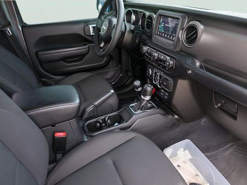 Used 2023 Jeep Gladiator Willys image 30