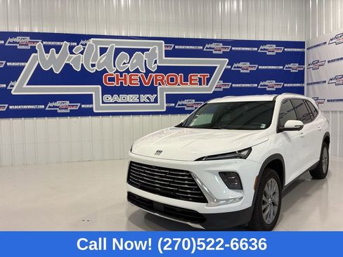 Used 2025 Buick Enclave Preferred image 1