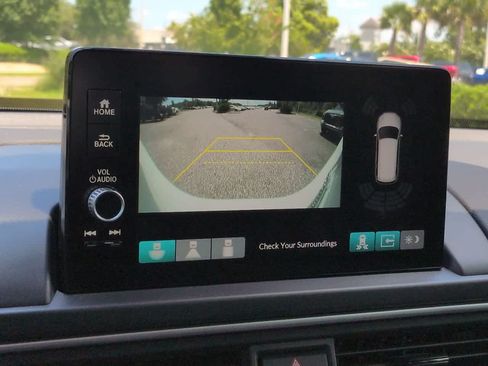 Used 2025 Honda Pilot EX-L image 19