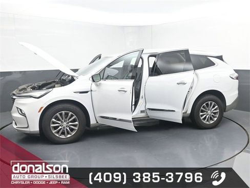 Used 2022 Buick Enclave Premium image 24