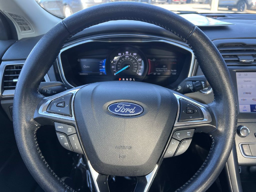 Used 2020 Ford Fusion SE w/ Equipment Group 151A FWD image 17