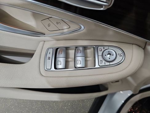 Used 2018 Mercedes-Benz GLC 300 4MATIC image 31