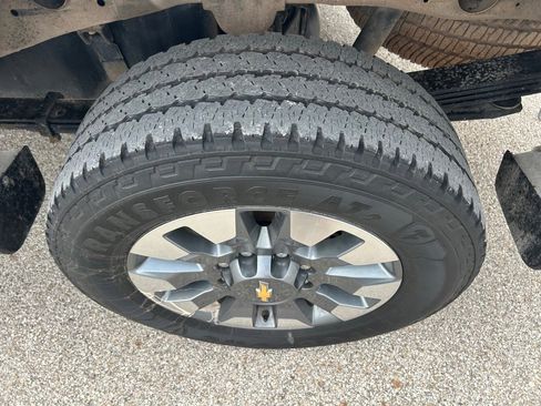 Used 2023 Chevrolet Silverado 2500 Custom w/ Custom Value Package image 24