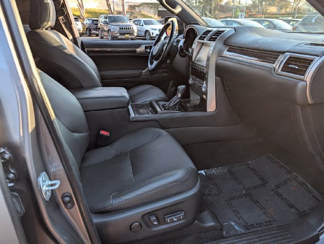 Used 2021 Lexus GX 460 Luxury w/ Sport Design Package AWD/4WD image 9