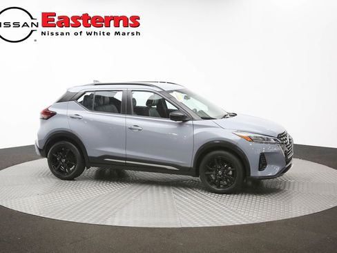 Used 2023 Nissan Kicks SR w/ SR Premium Package FWD image 46