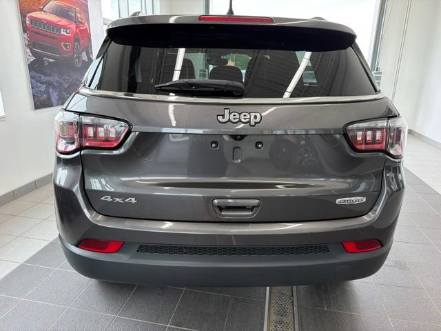 Used 2024 Jeep Compass Latitude AWD/4WD image 4