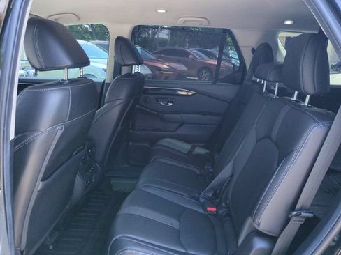 Used 2025 Honda Pilot EX-L image 13