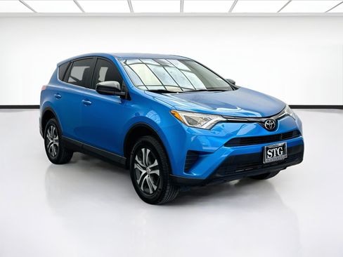 Used 2018 Toyota RAV4 LE w/ All Weather Liner Package FWD image 3