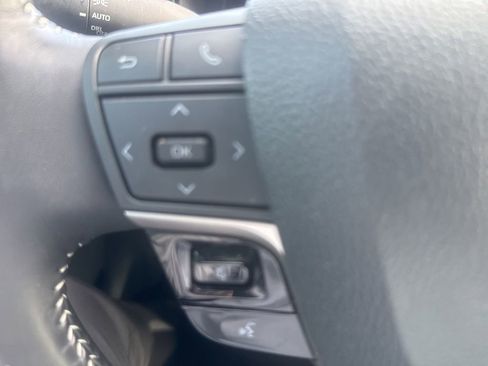 Used 2025 Toyota Camry SE FWD image 18