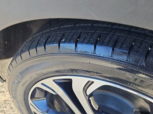 Used 2021 Chevrolet Bolt Premier image 29