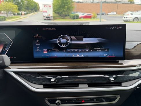 Used 2026 BMW X7 xDrive40i AWD/4WD image 18