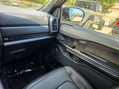 Used 2021 Ford Expedition Limited RWD image 25