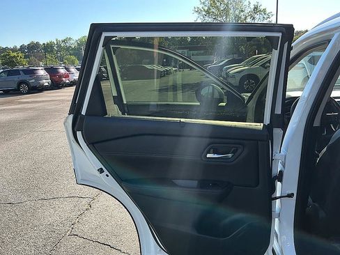 Certified 2024 Nissan Rogue SV w/ SV Premium Package FWD image 21