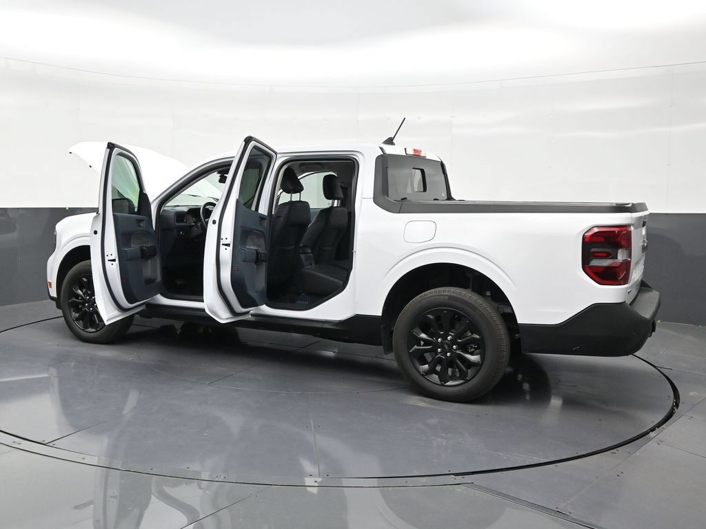 Used 2024 Ford Maverick Lariat w/ Black Appearance Package FWD image 31