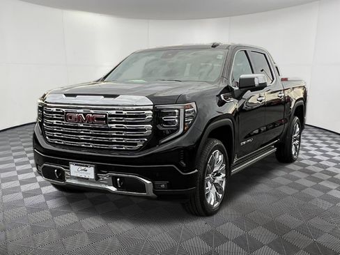 Used 2024 GMC Sierra 1500 Denali w/ Denali Reserve Package image 3