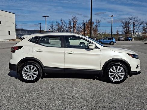 Used 2022 Nissan Rogue Sport SV image 7