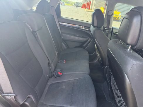 Used 2014 Kia Sorento LX FWD image 10