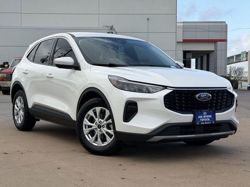 Used 2023 Ford Escape Active w/ Tech Pack #2 image 2