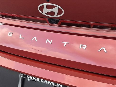 Certified 2024 Hyundai Elantra SEL w/ Convenience Package image 31