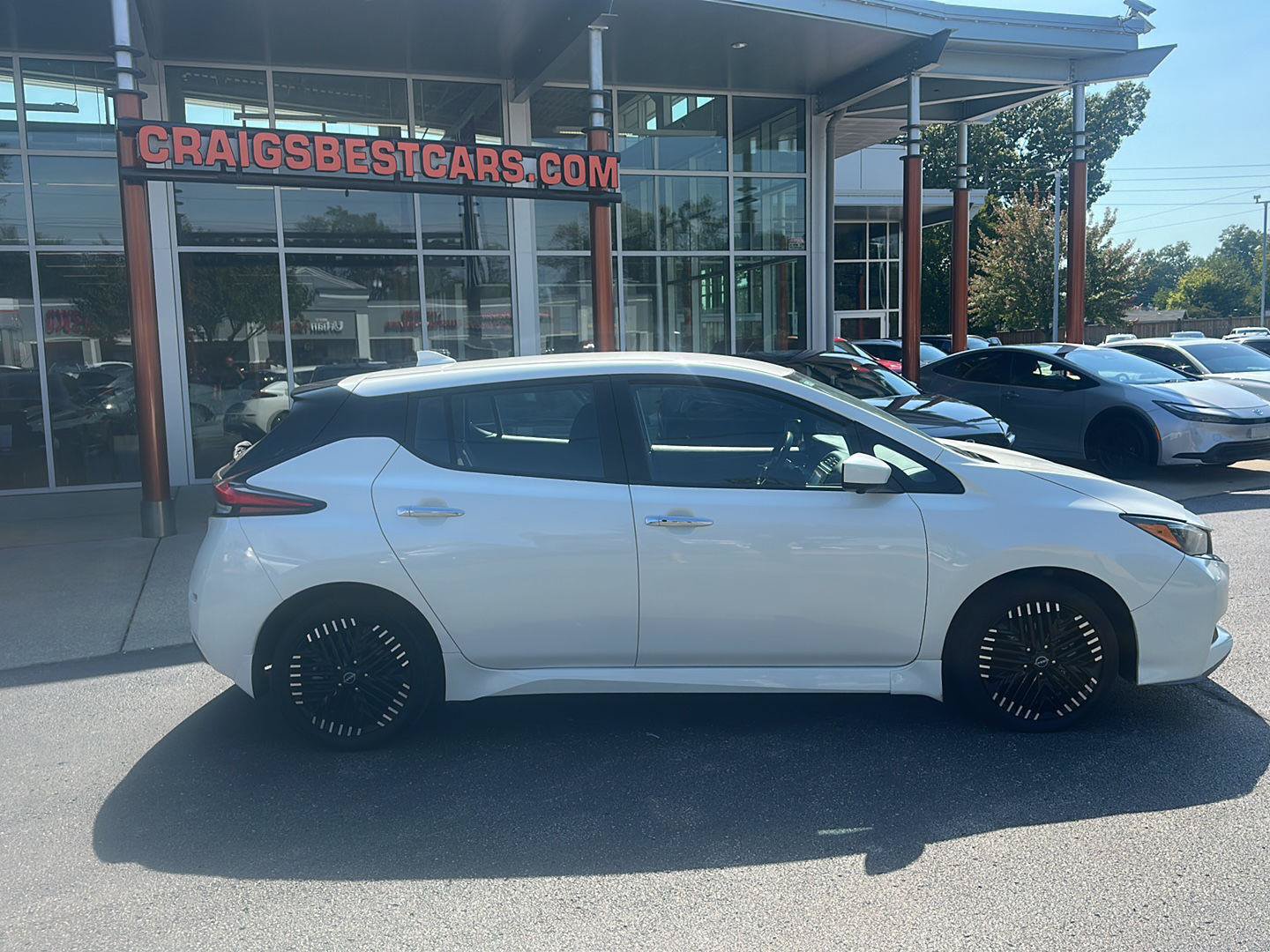 Used 2025 Nissan Leaf SV Plus FWD image 2
