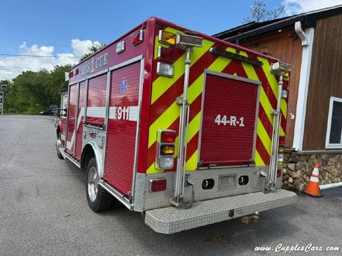 Used 2003 Ford F550 4x4 Regular Cab Super Duty image 4
