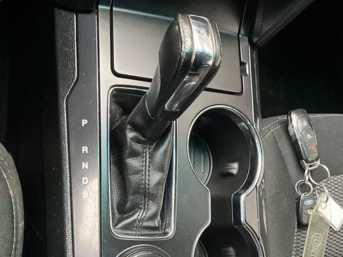 Used 2016 Ford Explorer XLT image 23