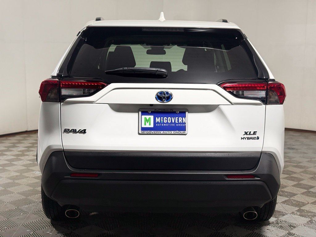 Used 2022 Toyota RAV4 XLE w/ Convenience Package AWD/4WD image 5