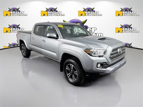 Used 2017 Toyota Tacoma SR5 image 3