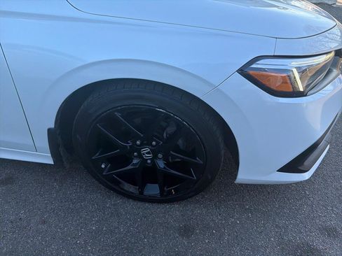 Used 2024 Honda Civic Sport image 4