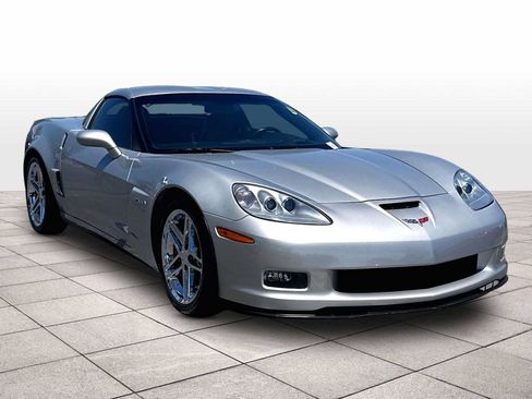 Used 2007 Chevrolet Corvette Z06 w/ Preferred Equipment Group RWD image 2