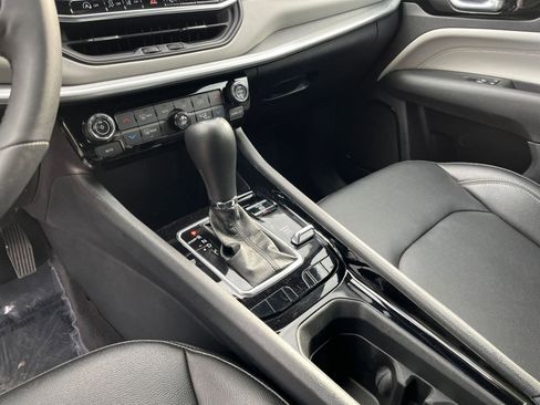 Used 2025 Jeep Compass Limited image 43