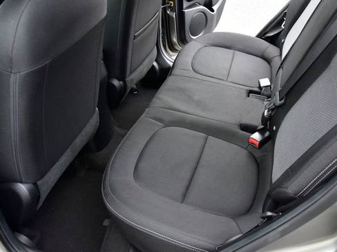 Used 2018 Kia Soul + image 12