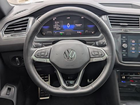 Used 2023 Volkswagen Tiguan SE R-Line FWD image 25