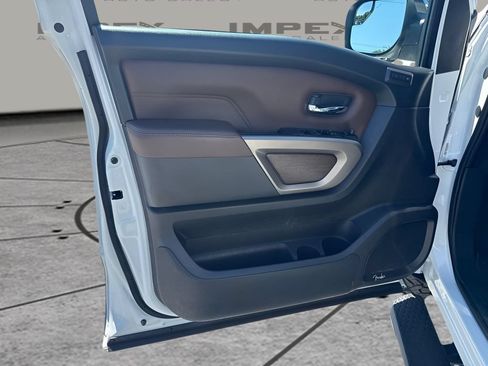 Used 2024 Nissan Titan Platinum Reserve w/ Moonroof Package AWD/4WD image 17
