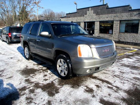 Used 2009 GMC Yukon SLT image 1