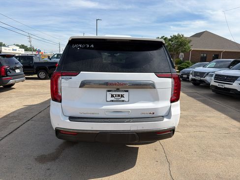 Used 2021 GMC Yukon AT4 AWD/4WD image 4