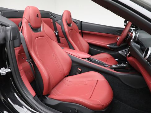 Certified 2023 Ferrari Portofino M RWD image 25