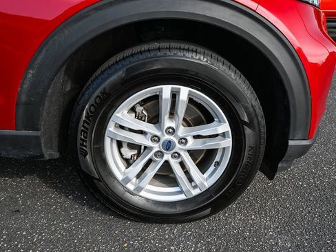 Certified 2023 Ford Explorer XLT w/ Equipment Group 202A image 15