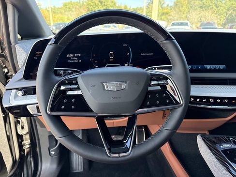 New 2026 Cadillac Optiq Luxury 2 image 25