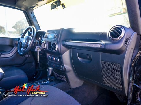 Used 2018 Jeep Wrangler Sport w/ Connectivity Group image 8