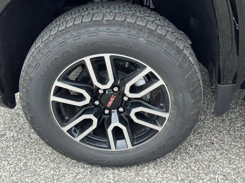Certified 2025 GMC Sierra 1500 AT4 w/ AT4 Premium Package image 26