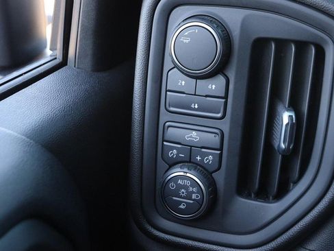 Used 2021 Chevrolet Silverado 2500 Custom w/ Custom Value Package image 16