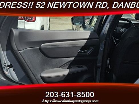 Used 2023 Nissan Ariya Engage image 7