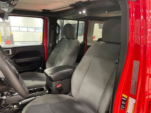 Used 2024 Jeep Wrangler Unlimited w/ Convenience Group AWD/4WD image 37