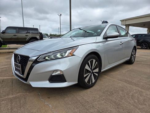Used 2022 Nissan Altima 2.5 SV FWD image 1